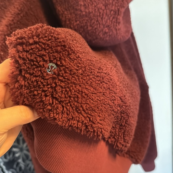 Lululemon Textured Fleece 1/2 Zip in Red Merlot Size 6 - Picture 5 of 7